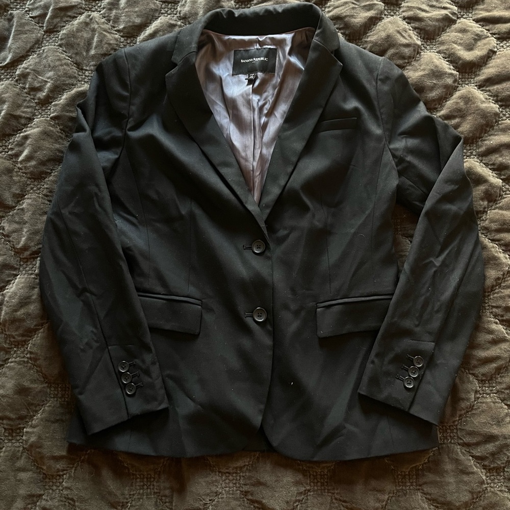 Banana blazer, worn only twice. In perfect condition.